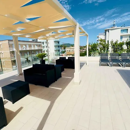 Beachfront In Pesaro-marken 55364