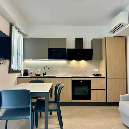Beachfront In Pesaro-marken 55364 Apartament *