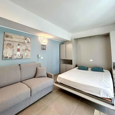 Beachfront In Pesaro-marken 55364 Apartament Pesaro