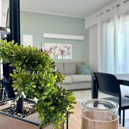 Beachfront In Pesaro-marken 55364 Apartament Pesaro