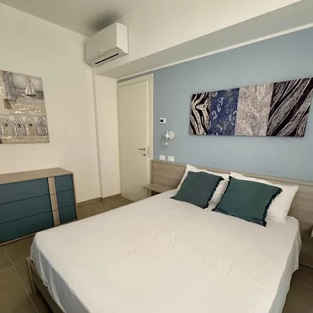 Beachfront In Pesaro-marken 55364