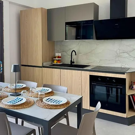 Beachfront In Pesaro-marken 55364 Apartament Pesaro