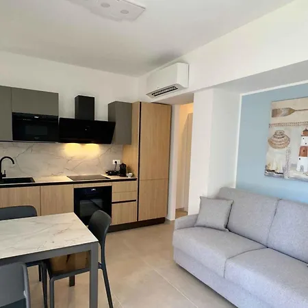 Beachfront In Pesaro-marken 55364